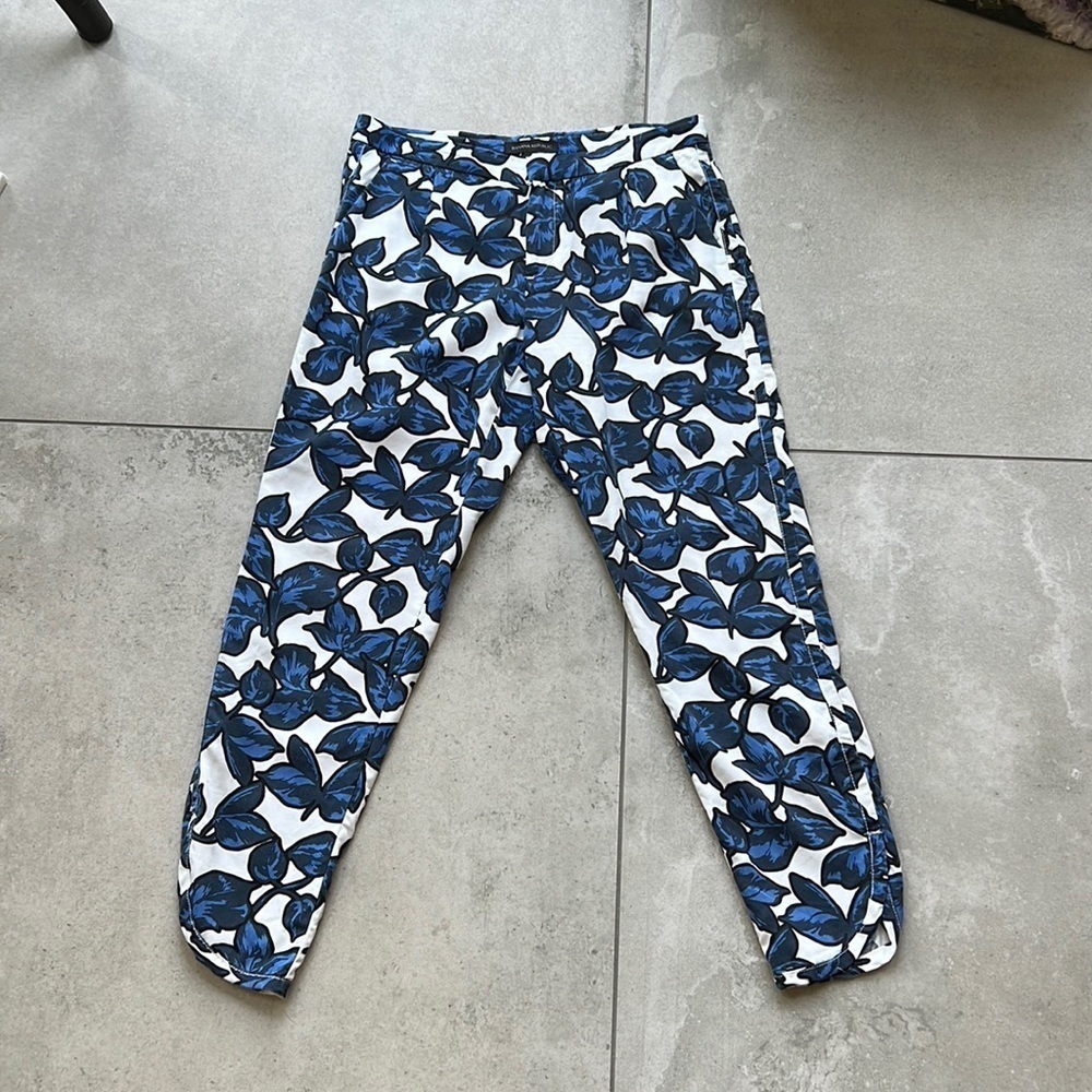 Banana Republic floral Cropped Summer Pants sz 2 - Blue and White
